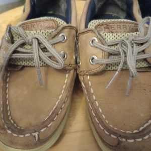 Little boys Sperry